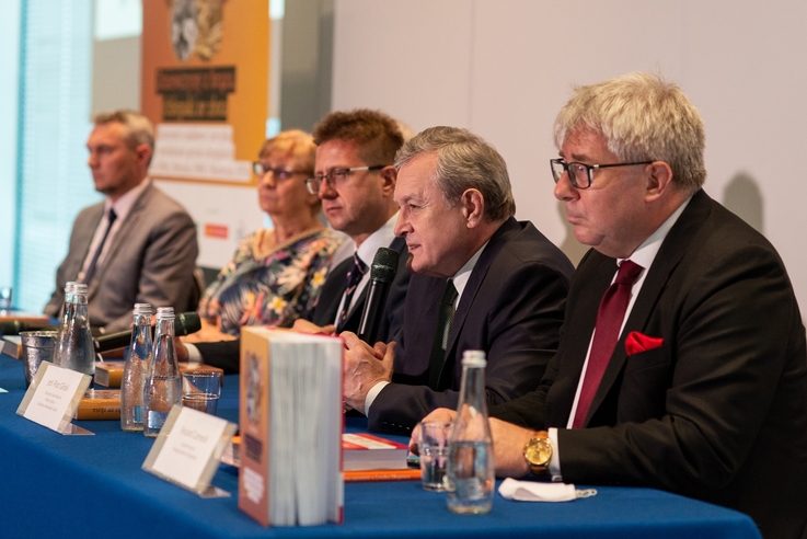  Premiera książki „Dziewczyny z brązu, chłopaki ze złota".