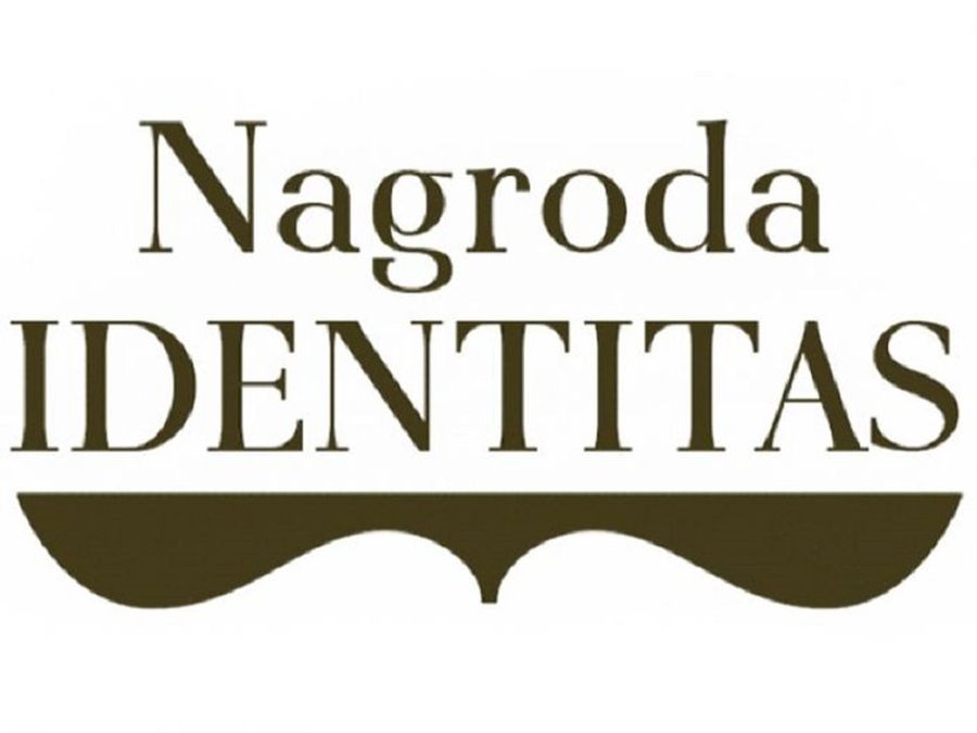 Nnagroda literacka, Identitas, 