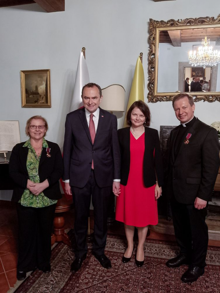 Autorzy książki o rodzinie Ulmów odznaczeni Złotym Krzyżem Zasługi