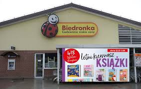 Biedronka rozpieszcza czytelników Letnim Kiermaszem Książki