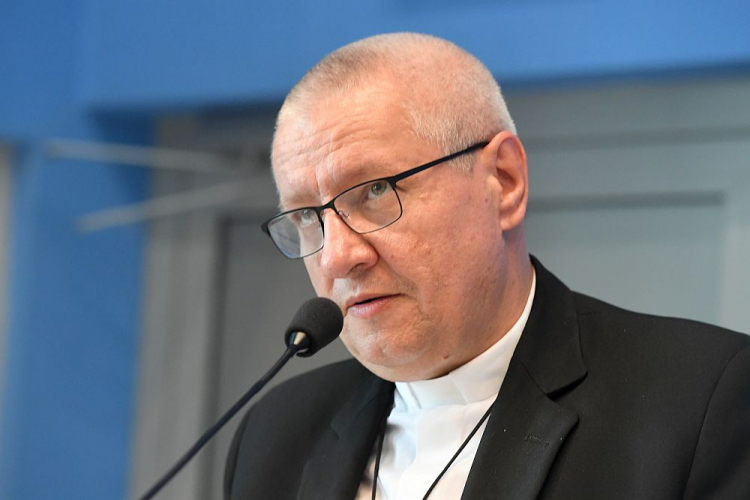 Bp A. Wodarczyk: ks. Franciszek Blachnicki w czasach PRL-u sprowadził do kraju milion egzemplarzy Biblii