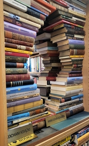 Esencją antykwariatu jest samo życie