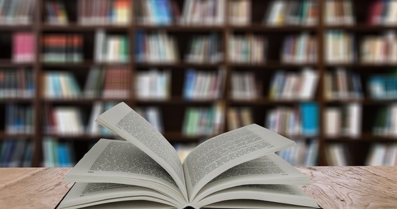 Francja: książki mogą zostać uznane niezbędnymi produktami w trakcie kwarantanny