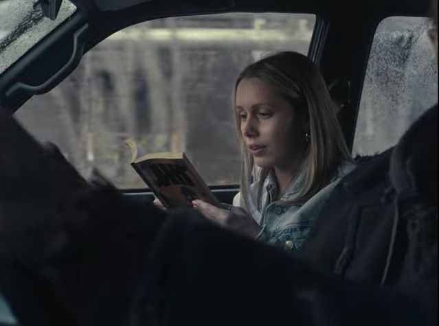 Globalna kampania reklamowa Amazon Books przedstawia czytanie książek jako aktywną rozrywkę