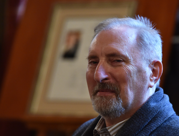 IPN: Julian Kornhauser i Władysław Sheybal byli inwigilowani przez SB