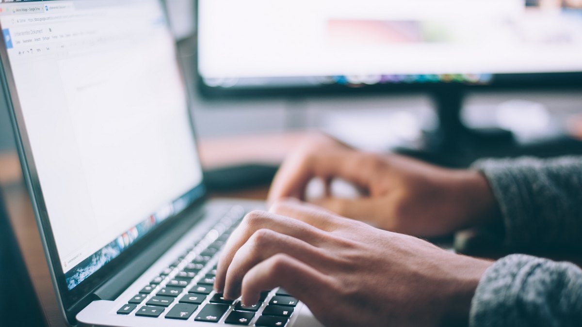 Organizacje apelują do premiera o zaprzestanie prac nad ustawą o ochronie wolności słowa w serwisach społecznościowych