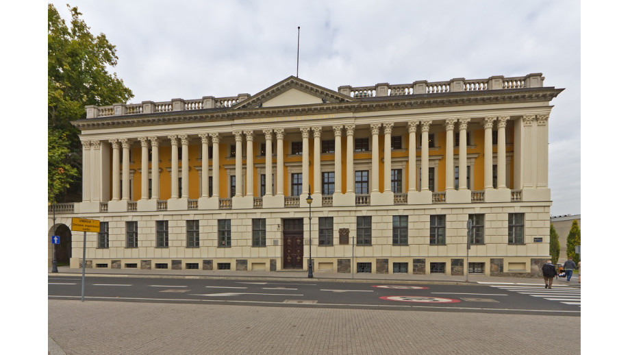 Komitet Obrony Biblioteki Raczyńskich: Spór pracowników z dyrektorką biblioteki.