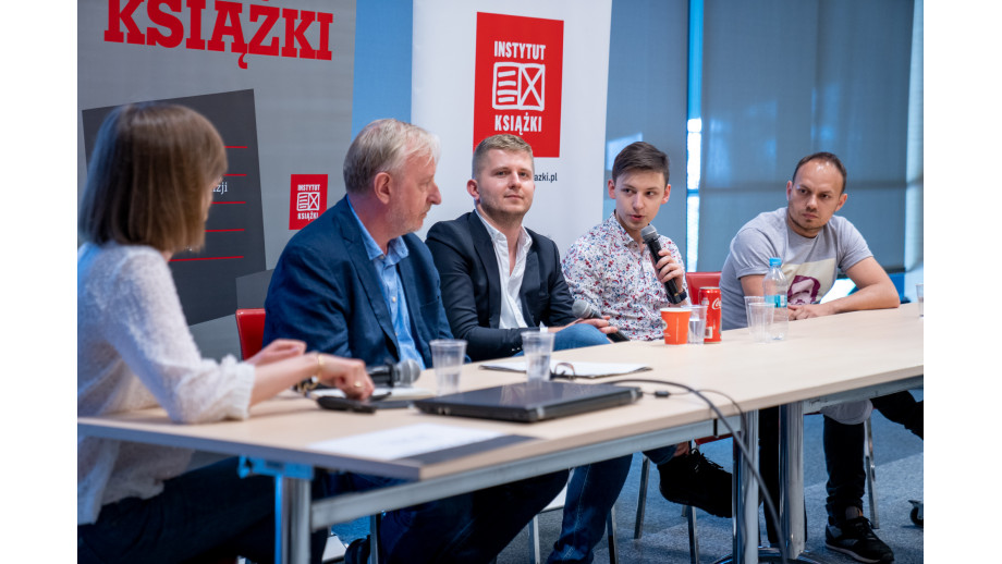 Krytyka nie umarła, tylko zmieniła swój format. Panel Instytutu Książki na Warszawskich Targach Książk