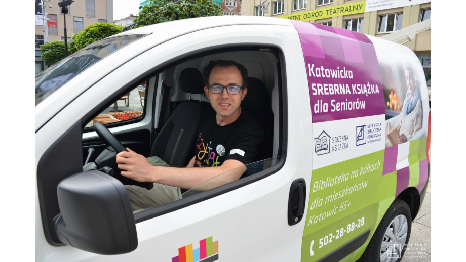 Książkobus dostarczy książki seniorom i niepełnosprawnym w Katowicach
