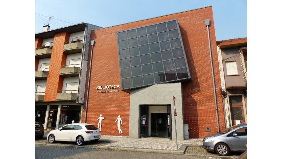 Kwarantanna książek w portugalskiej bibliotece