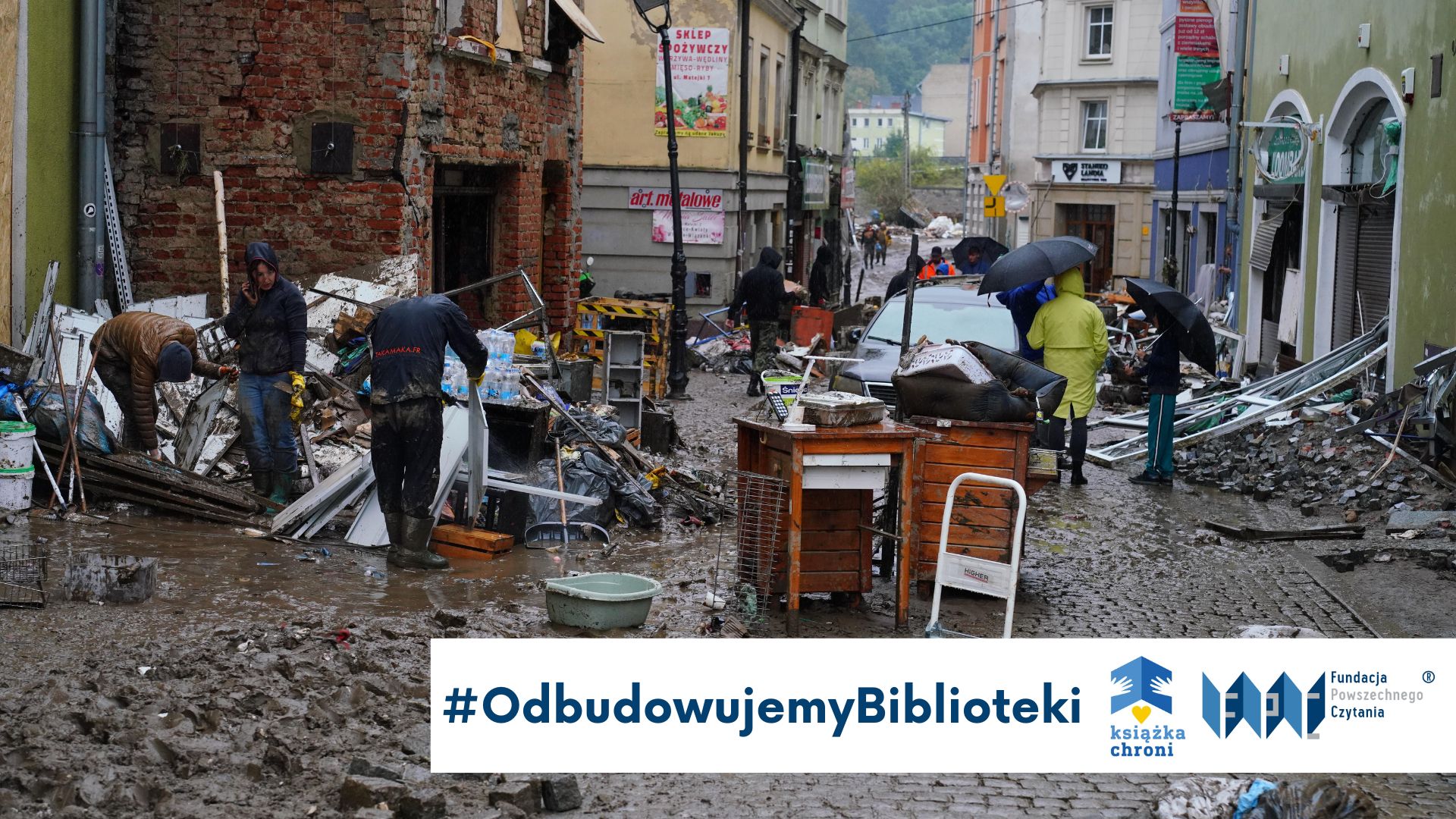 OdbudowujemyBiblioteki po powodzi - akcja pomocowa Fundacji Powszechnego Czytania
