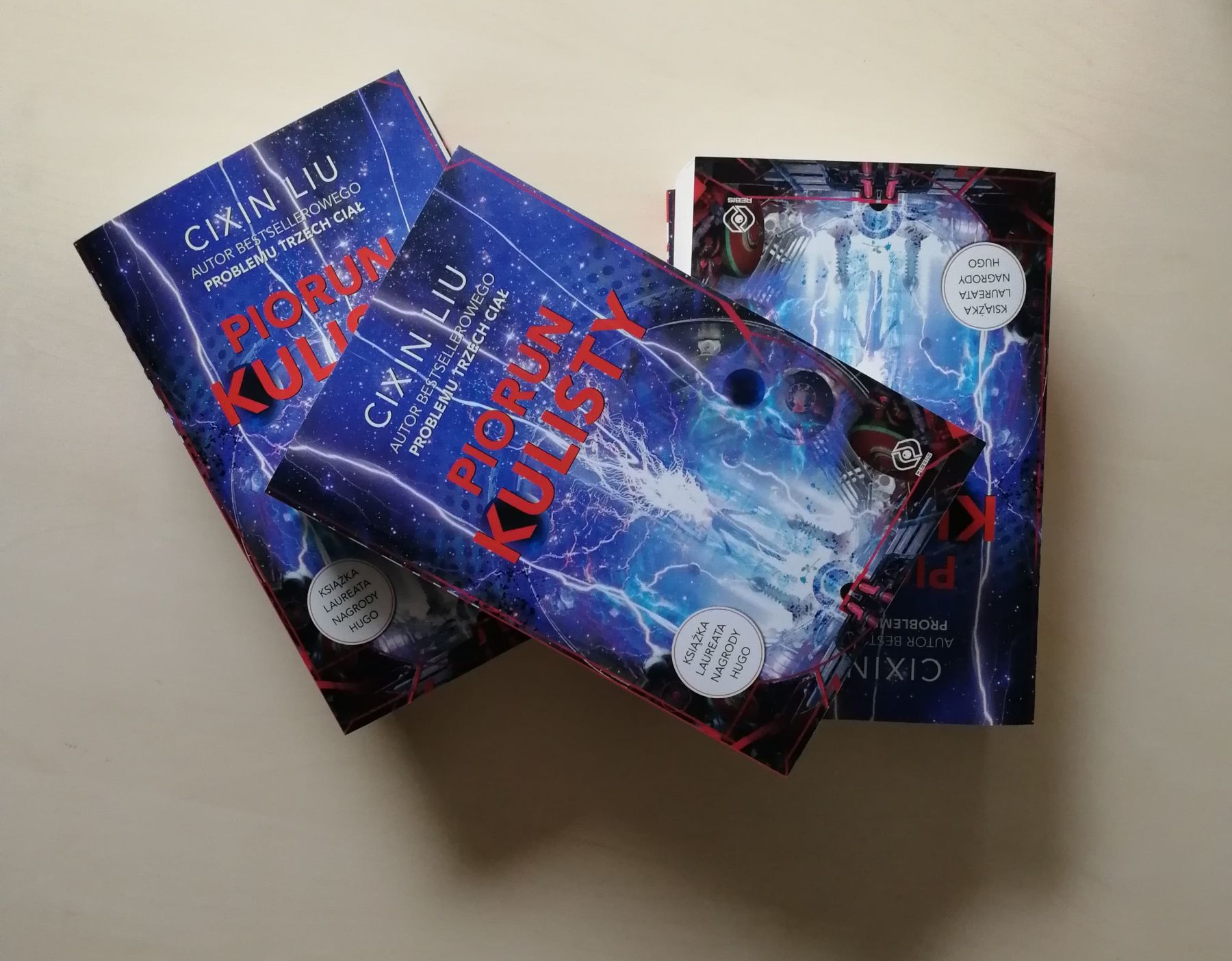  "Piorun kulisty",  Cixin Liu