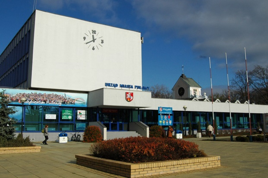 Po wyroku NSA Puławy zmuszone wstrzymać budowę mediateki. 