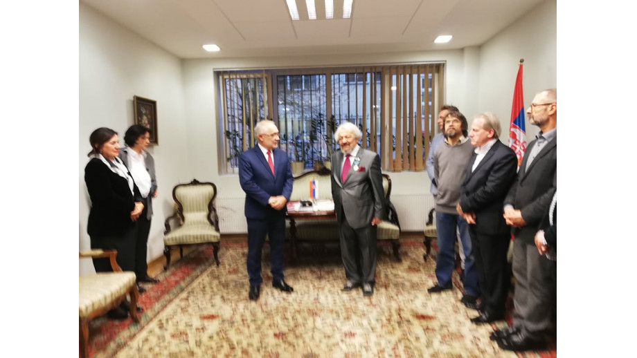 Grzegorz Łatuszyński odznaczony przez prezydenta Serbii Aleksandra Vučicia Złotym Medalem za Zasługi