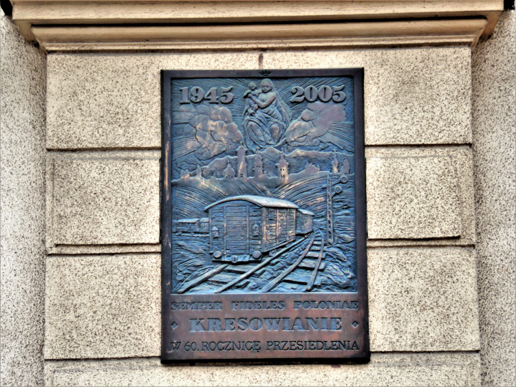 Prof. G. Hryciuk o swojej książce „Przesiedleńcy. Wielka epopeja Polaków”: wyjazd na zachód 1944–1946 był wyborem między ojcowizną a ojczyzną