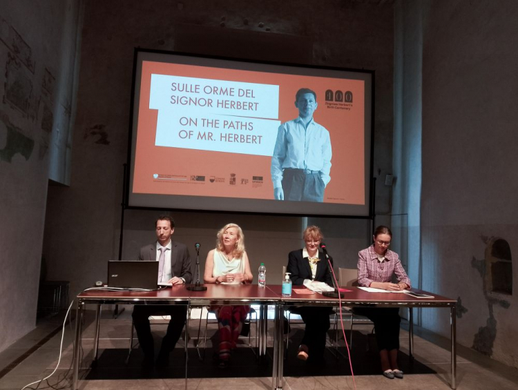 "Ścieżkami Pana Herberta" - polski poeta upamiętniony w Sienie