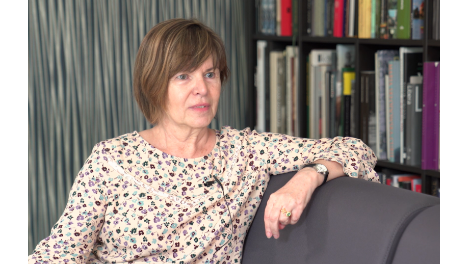 „Hanna Krall we mnie uwierzyła. Powiedziała, że tylko ja będę ją tłumaczyć” – wywiad z Margot Carlier