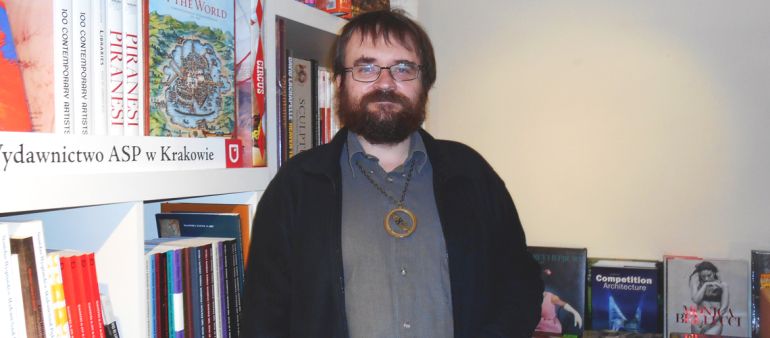 Sprzedał 600 tysięcy książek, ale nie bryluje w mediach i jest bardzo skromny. Oto Andrzej Pilipiuk