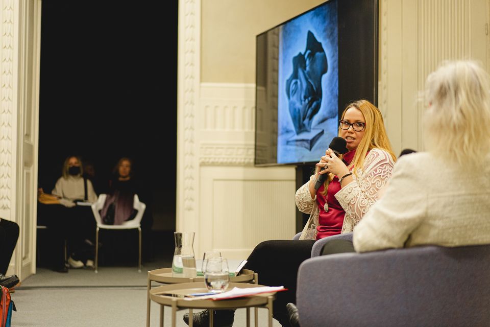 "To Tadeusz Kantor zaczepił w Igorze ideę piękna nieidealnego, nieharmonijnego, ale ułomnego..." - rozmowa z Agnieszką Stabro, 