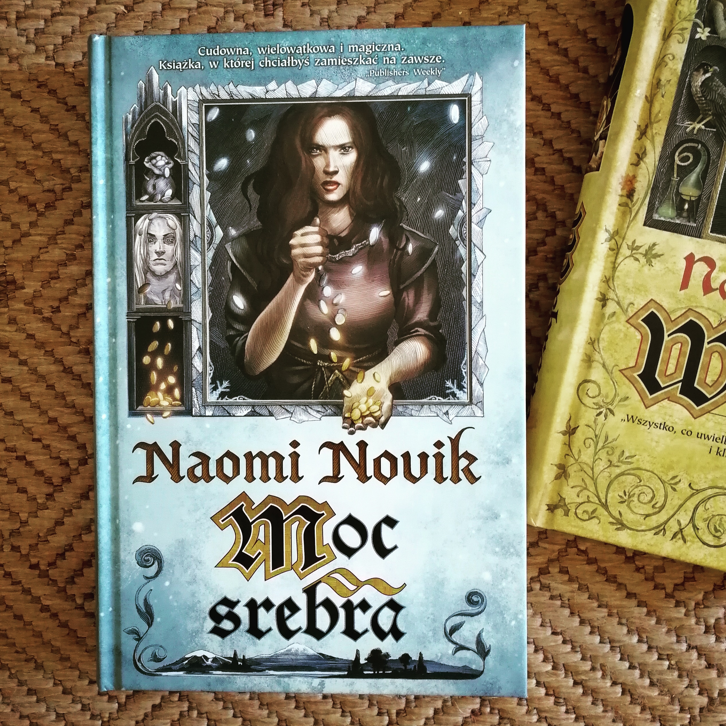 Według Locusa  "Moc srebra" Noami. Novik najlepszą powieścią fantasy 