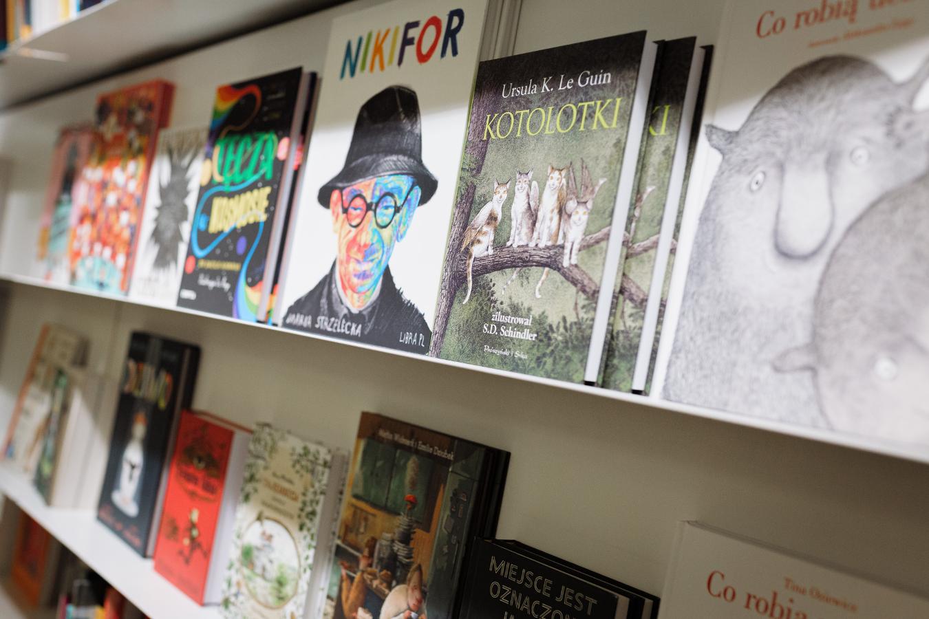 Wybierz ulubione księgarnie i antykwariaty Warszawy